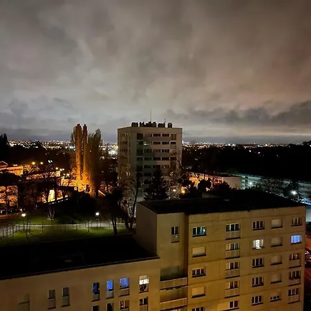 2 Superbes D Dans Un Avec Magnifique Vue Sur Paris *
